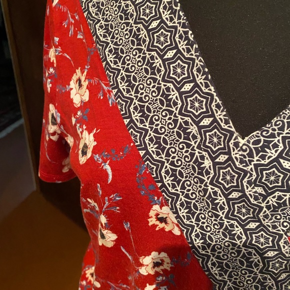 Lucky Brand Surplice Short Sleeve Top - Picture 4 of 9